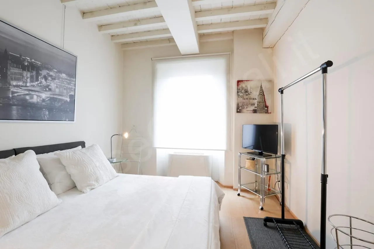 Apartment Caseospitali - Maison Dolcevita Elegante Bilocale A Due Passi Dall'Arno Florence